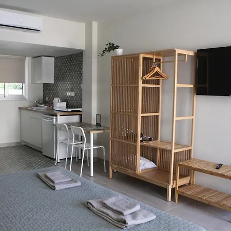 Kleio Aparthotel *