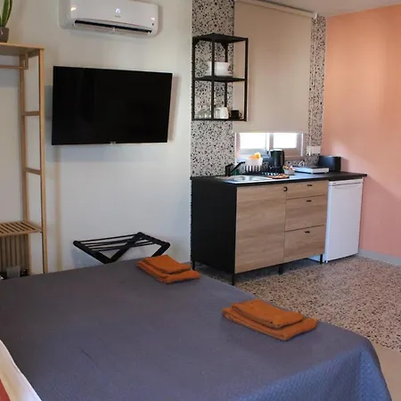 Kleio Aparthotel *