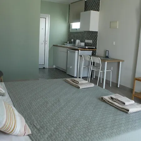 Kleio Aparthotel *