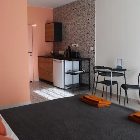 Kleio Aparthotel *