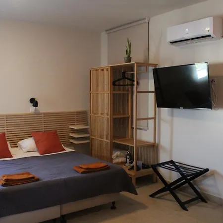 Kleio Aparthotel