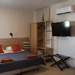 Kleio Hotel